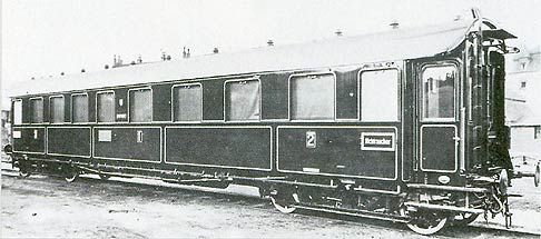 Express Train Passenger car 1st/2nd/3rd class<br /><a href='images/pictures/Roco/45581.jpg' target='_blank'>Full size image</a>